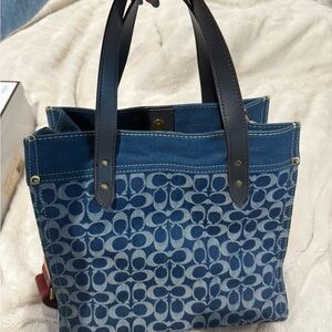 Coach Field Tote 22 in signature denim with Leather Trim